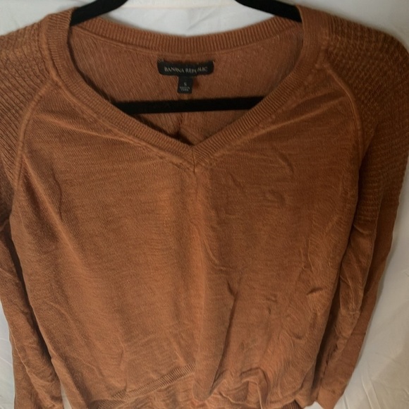 Banana Republic: Rust colored, oversized, sheer shoulders, lightweight sweater-S - Picture 10 of 16